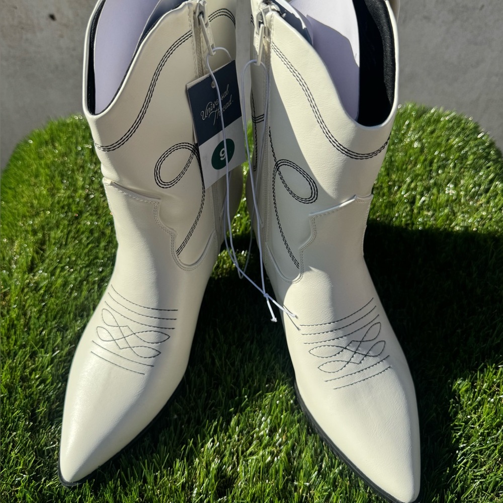 Universal Thread White Ankle Boots